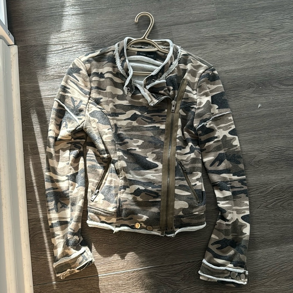 Army pattern zip up sweatshirt